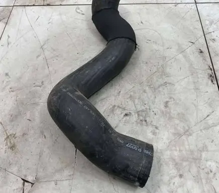 Volvo XC70 Intercooler hose/pipe 30792545