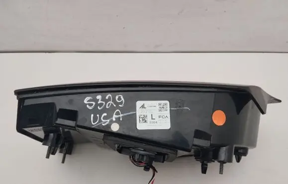Chrysler Pacifica Tailgate rear/tail lights 68228941AE