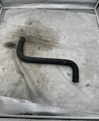 Engine coolant pipe/hose