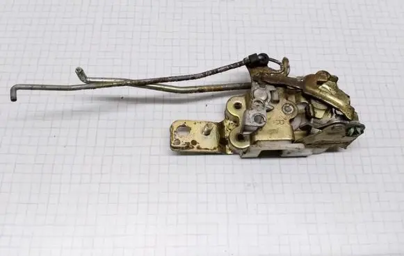 Mitsubishi Galant Rear door lock