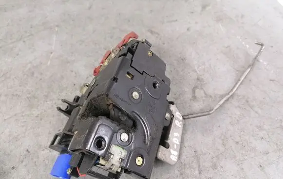 Audi A8 S8 D3 4E Front door lock 4E1837016
