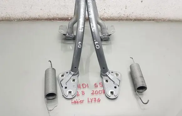 Audi S5 Tailgate hinge 8T0827302D 8T0827301D