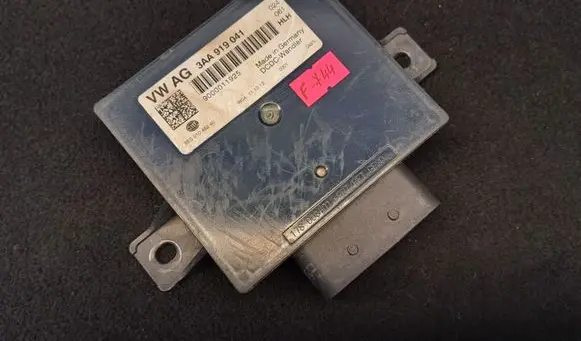 Volkswagen Golf VI Power management control unit 3AA919041