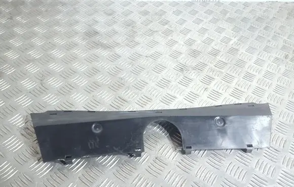 Land Rover Discovery 3 - LR3 Other engine bay part 51174806