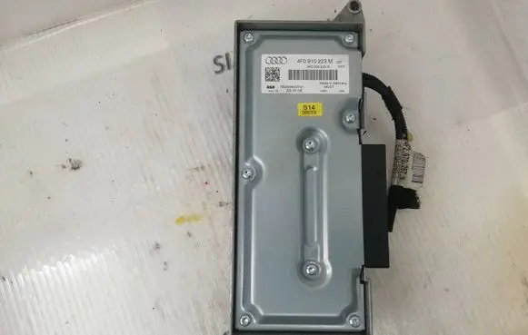 Audi A6 S6 C6 4F Sound amplifier 4F0910223M 4F0035223M