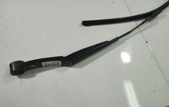 KIA Ceed Front wiper blade arm F00S61F046