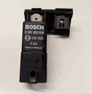 Skoda Superb B5 (3U) Glow plug pre-heat relay 0281003038