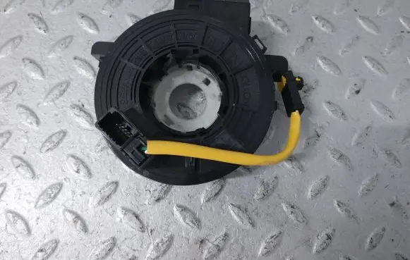 Suzuki Swift III Airbag slip ring squib (SRS ring) 3748074P21
