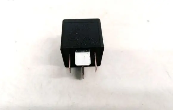 BMW 5 E60 E61 Other relay 61366901469 v23136-j6-x48