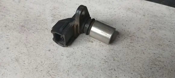 Volvo S60 Crankshaft position sensor 8627355