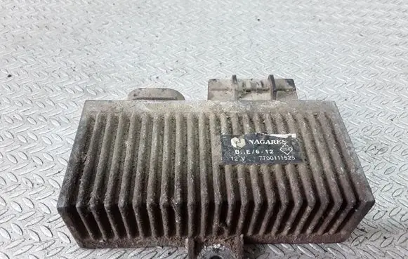 Renault Megane I Glow plug pre-heat relay 7700111525