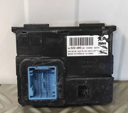 Peugeot 308 Other control units/modules 9832228080 E172640 E1065901