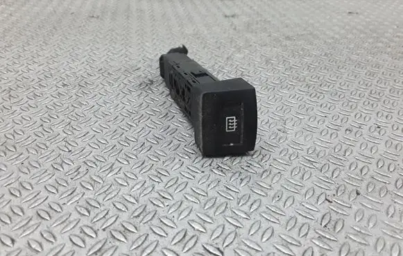 KIA Carnival Windscreen/window heater switch 31125M