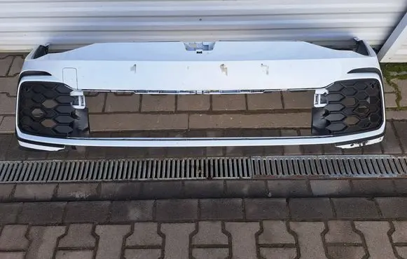Volkswagen Golf VIII Front bumper 5h0807221