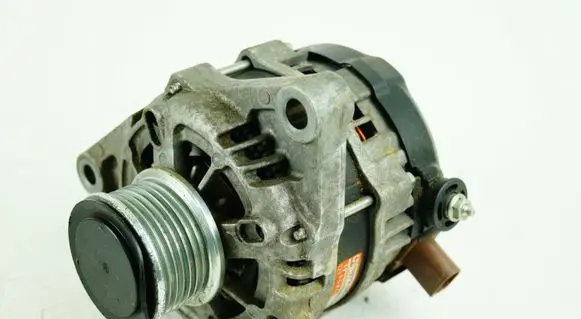 Toyota Hilux (AN10, AN20, AN30) Generator/alternator 270600L110 TG1042107060