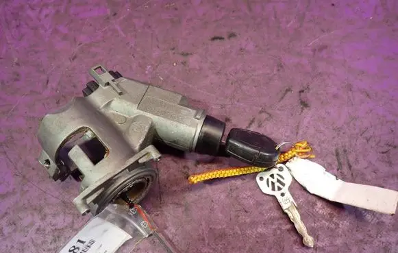Seat Toledo II (1M) Ignition lock 