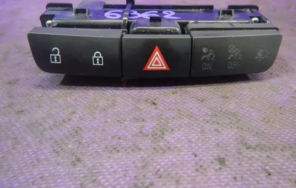 Opel Insignia A Hazard light switch 13271927