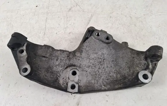 Renault Trafic II (X83) Engine mounting bracket 8200741758