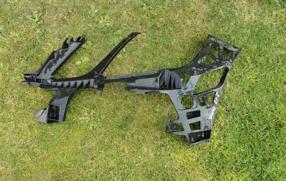 Mercedes-Benz E AMG W212 Front bumper mounting bracket A2128852165