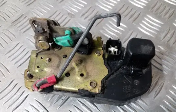 Jeep Cherokee III KJ Rear door lock