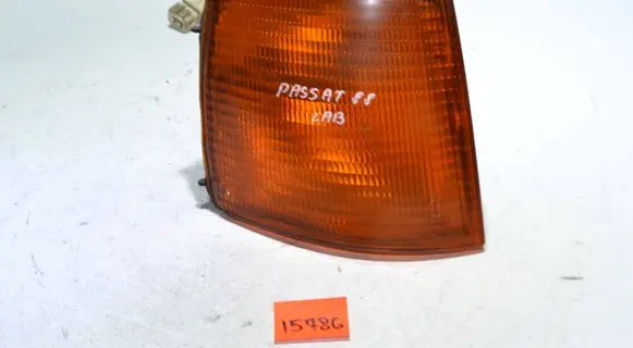 Volkswagen PASSAT B3 Front indicator light 010374 183313