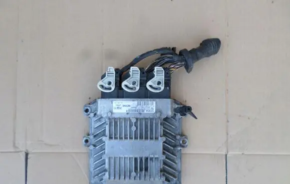 Volvo V50 Wing mirror control module 5WS40212DT 30713699