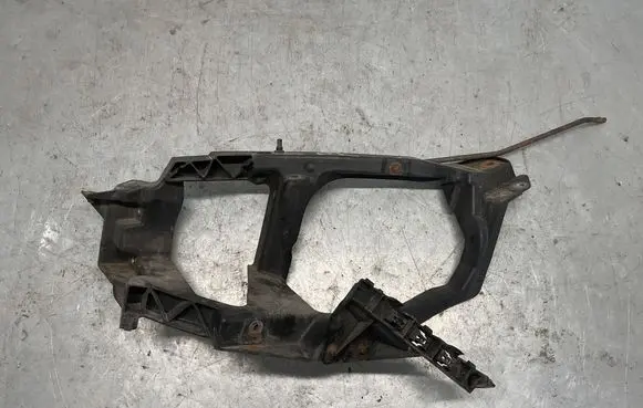 Mitsubishi Colt Headlight/headlamp mounting bracket MN105059