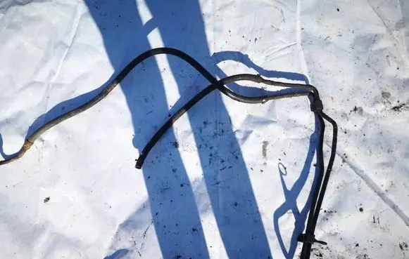 Volkswagen PASSAT B5.5 Power steering hose/pipe/line 