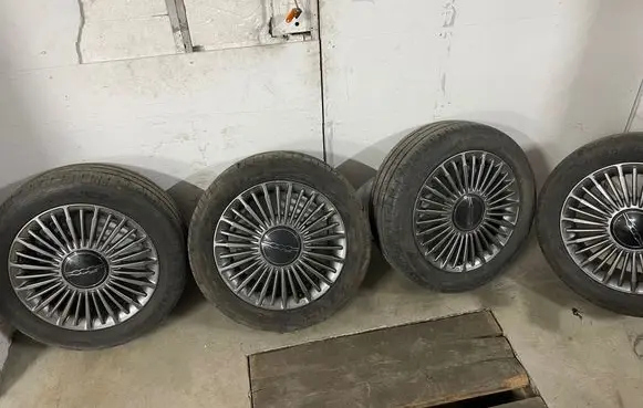 R16 alloy rim