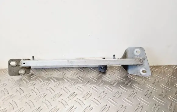 Audi A8 S8 D3 4E Fender mounting bracket 4E0805463F