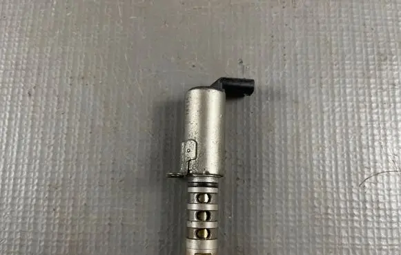 Audi Q5 SQ5 8R Camshaft vanos timing valve 06E109257L