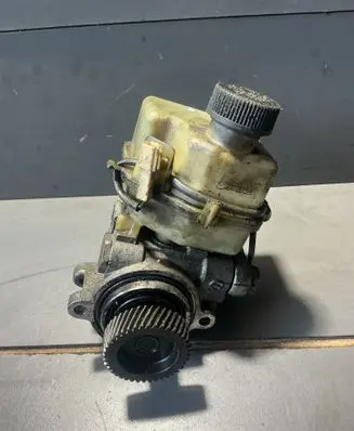 Mazda 6 Power steering pump 