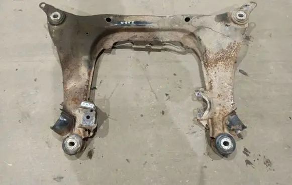 Volkswagen PASSAT B5 Front subframe 