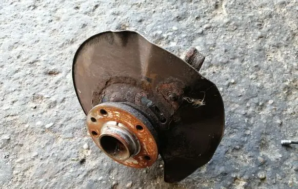 Volkswagen Transporter - Caravelle T5 Front wheel hub