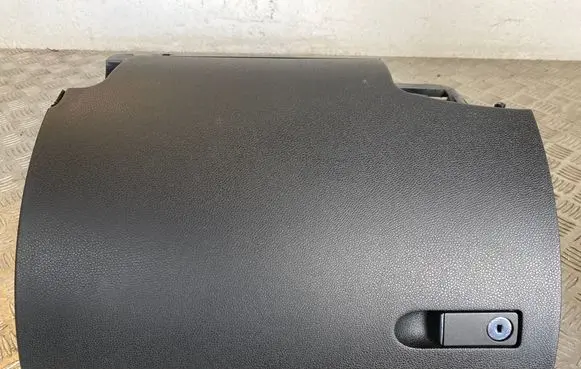 Mercedes-Benz C W204 Glove box A2046800291