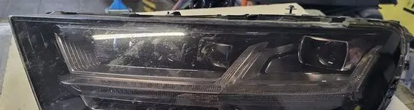 Audi Q7 4M Headlight/headlamp 4M0941035