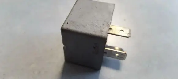 Volkswagen Golf IV Other relay 141951253B