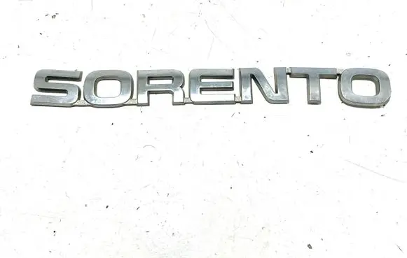 KIA Sorento Manufacturers badge/model letters 