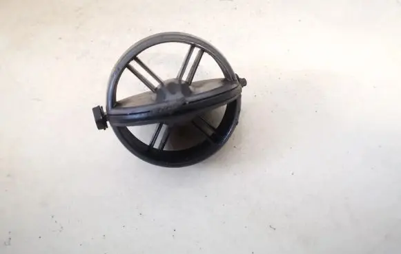 Toyota Yaris Dash center air vent grill