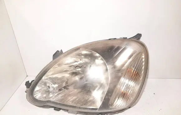 Toyota Yaris Headlight/headlamp 811500D081