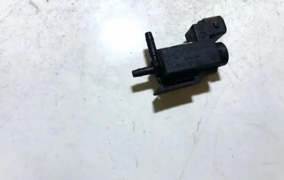Volvo S60 Turbo solenoid valve 30611668 72224010
