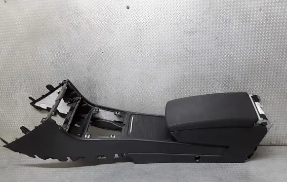 Volkswagen PASSAT B6 Center console 3C0864207