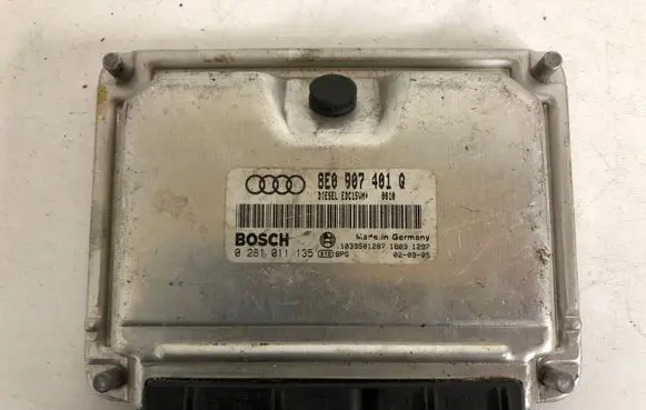 Audi A4 S4 B6 8E 8H Engine control unit/module 8E0907401Q 0281011135