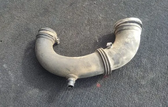 Renault Trafic II (X83) Air intake duct part 8200396908