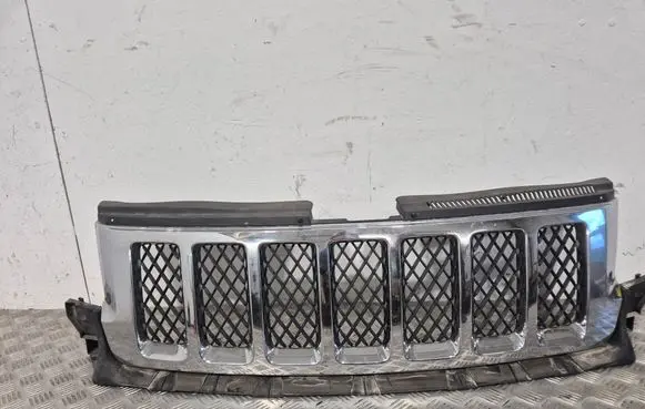Jeep Grand Cherokee Front bumper upper radiator grill 57010708