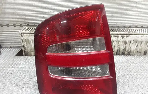 Skoda Fabia Mk1 (6Y) Rear/tail lights 6Y9945095B