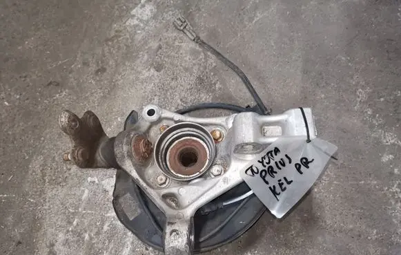 Toyota Prius (XW20) Front wheel hub