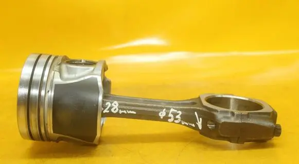 Hyundai Tucson JM Piston with connecting rod 5E16B P252