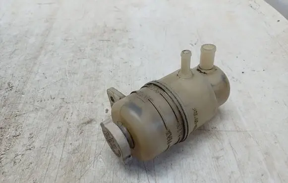 Mitsubishi Outlander Power steering fluid tank/reservoir