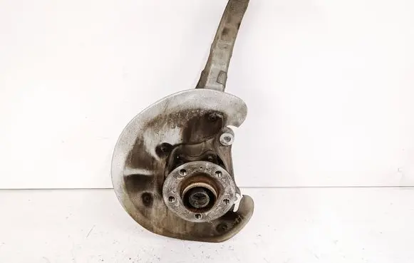 Front wheel hub spindle knuckle
